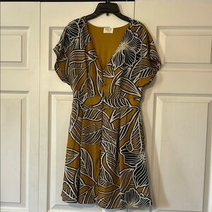 Sienna Sky Print V-Neck Dress Size Medium